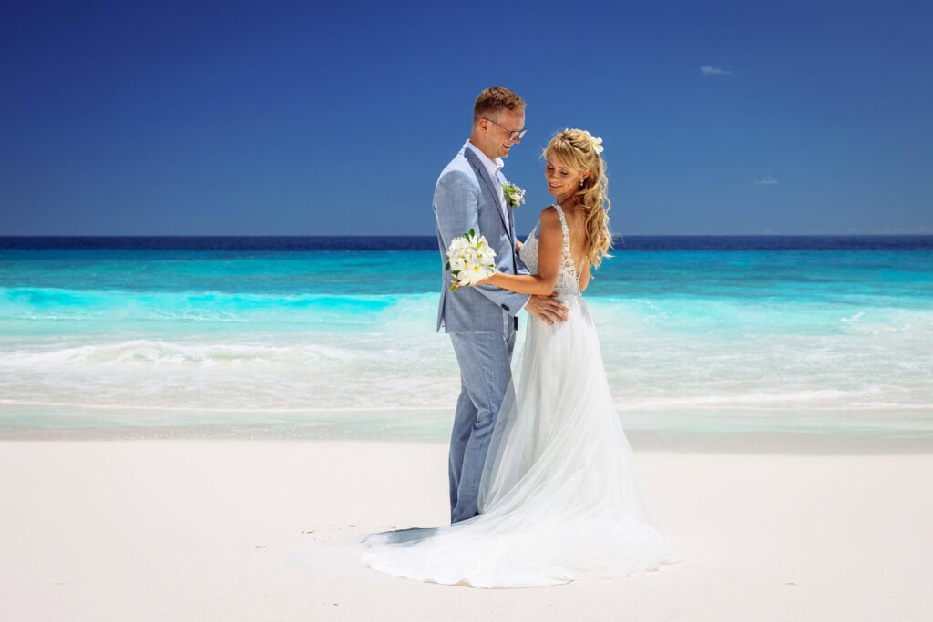 hochzeit seychellen brautpaar birute stefan 01